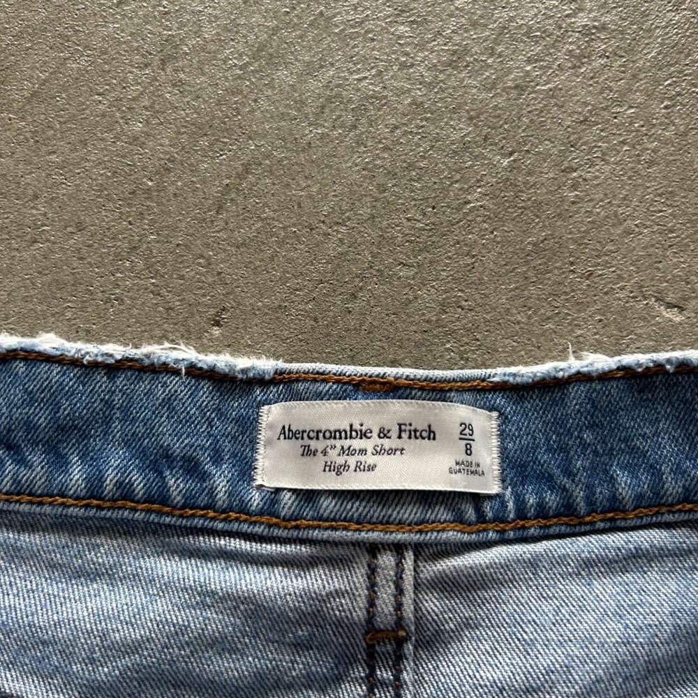 Abercrombie & Fitch Jean Shorts Size 29x4 The 4" Mom Short High Rise Distressed - Picture 2 of 7